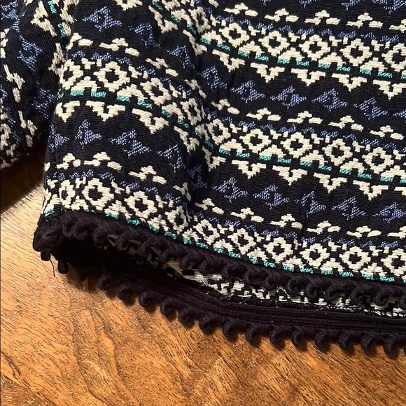 The Limited Low-Rise Jacquard Shorts Size 4 Navy White Geo Pattern - Picture 6 of 12